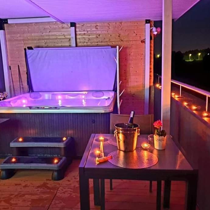 Apartament - Jacuzzi رشيشوف المظهر الخارجي الصورة