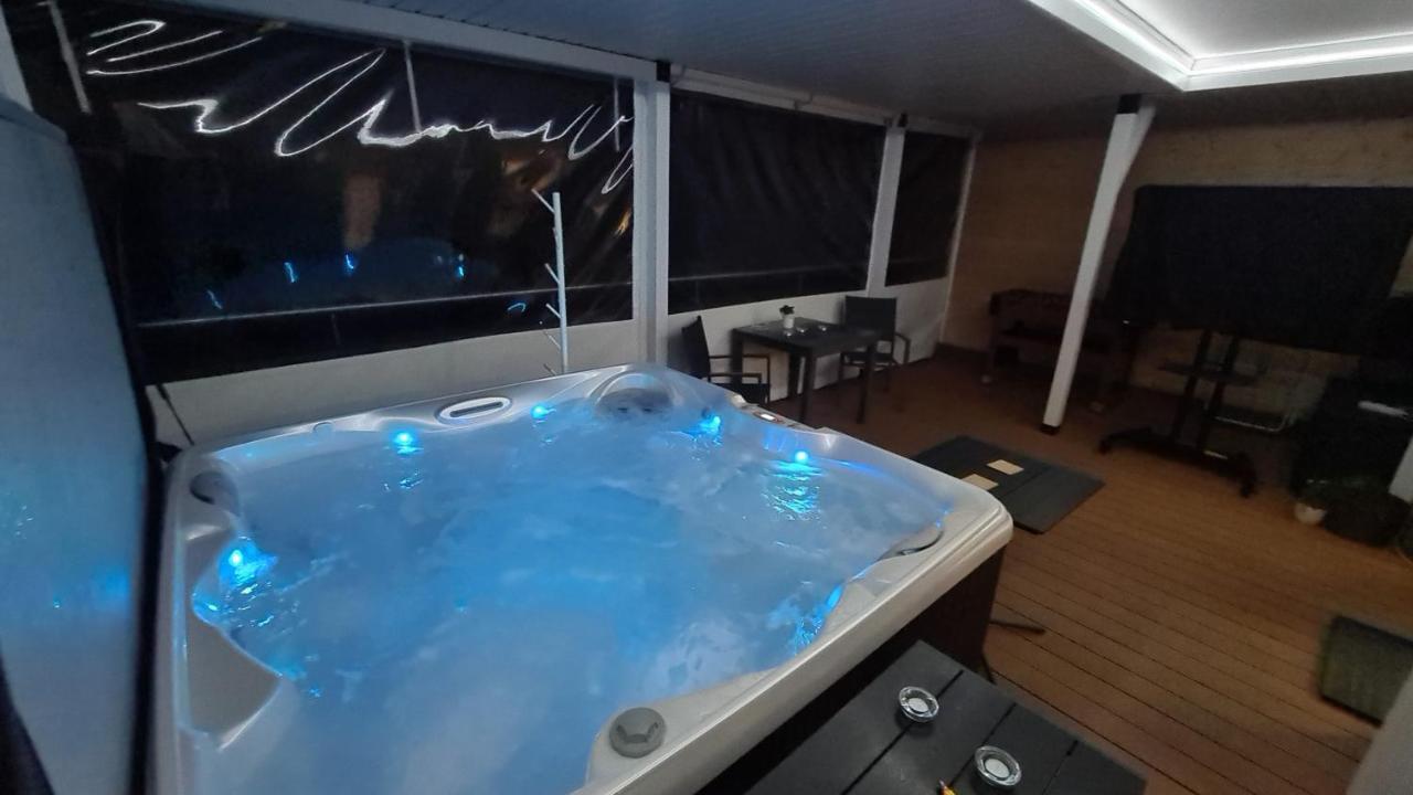 Apartament - Jacuzzi رشيشوف المظهر الخارجي الصورة